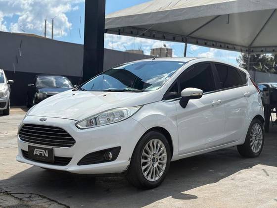 FORD FIESTA 1.6 TITANIUM HATCH 16V FLEX 4P POWERSHIFT FORD FIESTA 1.6 TITANIUM HATCH 16V FLEX 4P POWERSHIFT